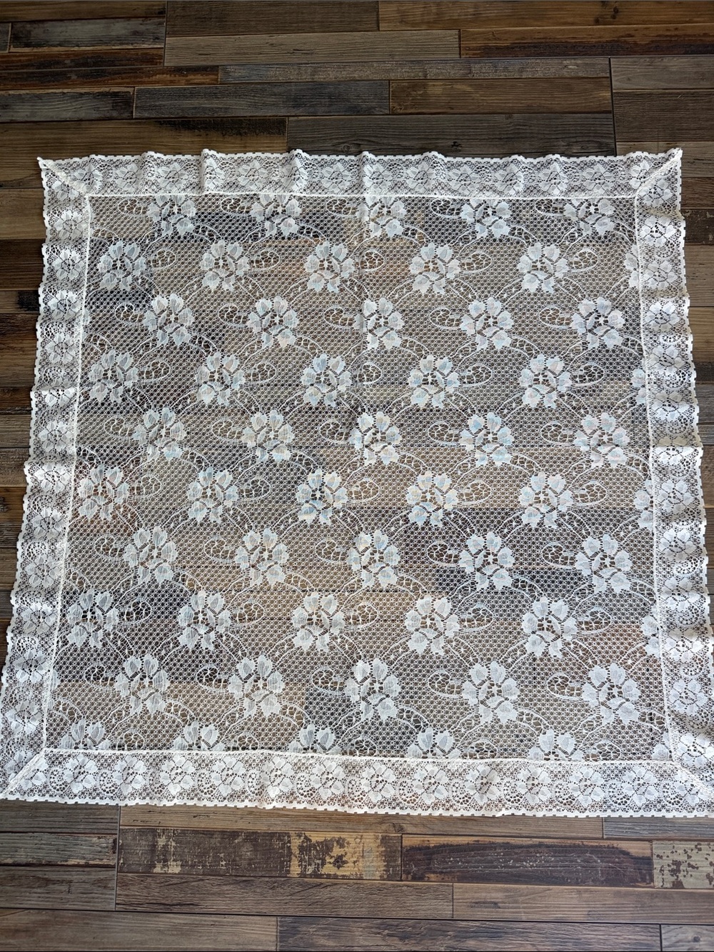 Vintage Cream Square Lace Table Cloth/Dresser Scarf Cottagecore Boho